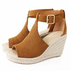 Women's Tan Wedge Sandals